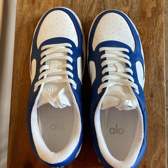 Unisex Alo Sneaker in Limited Edition Color, White w/ Navy - Picture 9 of 11